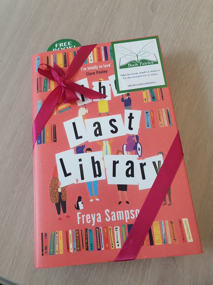 LadyTraceyC's tweet image. #Found @SamsponF new book #TheLastLibrary that @the_bookfairies left with the lion at #TrafaglarSquare #IBelieveInBookFairies 🧚‍♀️📖