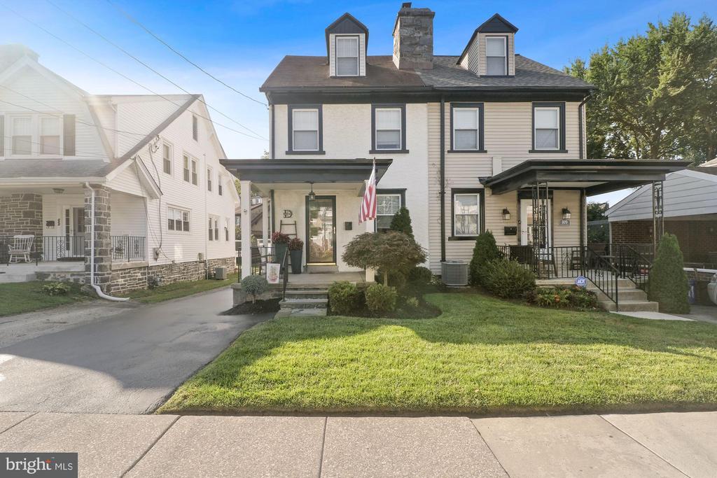 MelSharpSells's tweet photo. Give your life a fresh boost with a home upgrade. Is this the one?  #homesforsale  https://t.co/XmNnh5vlQa https://t.co/l3evXP6i40