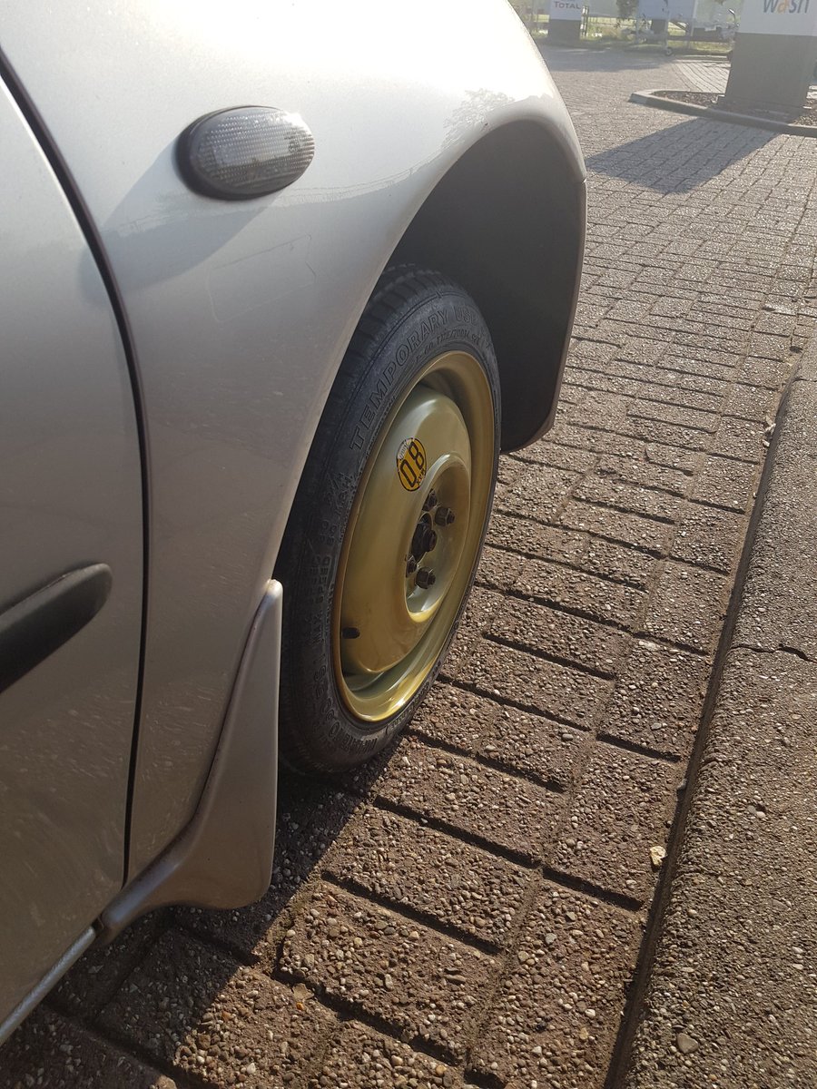 JartBanssen's tweet photo. De grootste straf in mijn leven. #Max80 😂 #LekkeBand #Thuiskomertje https://t.co/crMiiS8hRb