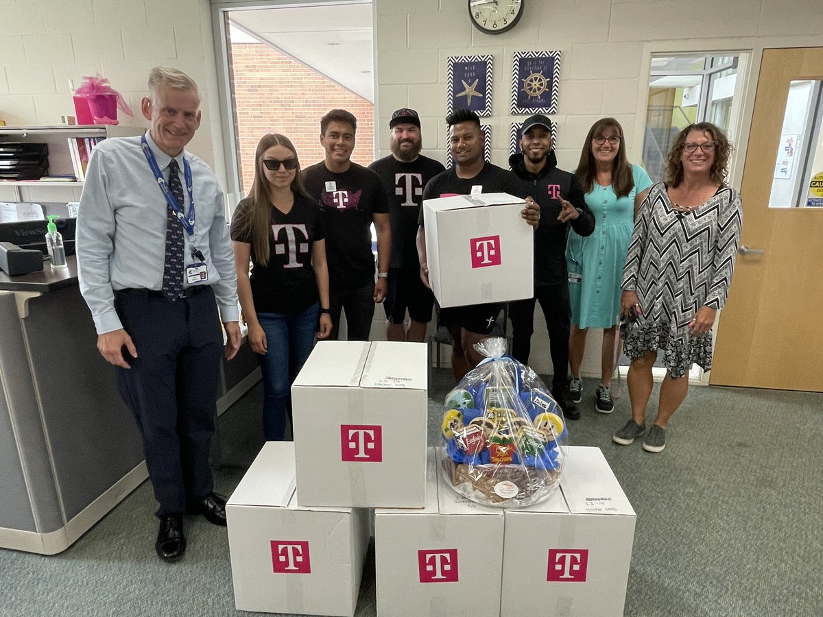 It was a pleasure stopping by <a href="/imsandmnc/">IMS and MNC</a> &amp; <a href="/IISSFAS/">IIS/STEAM</a> with @TMoTruckRuralMN in Isanti, MN to bring some cheer and #clearthelist! Thank you, teachers! 🖍📘<a href="/jackhjohnson/">Jack Johnson</a> <a href="/TraceyNielsen99/">Tracey Nielsen</a> <a href="/MairaKen/">Ken Maira</a> <a href="/jwedlund/">Joey Wedlund</a>
