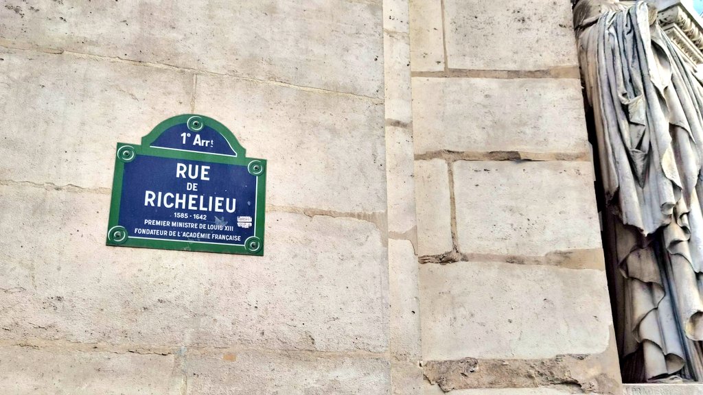 Mistral49's tweet photo. @benjaminrandow Oui j'ai vu. Rue de Richelieu, @ComedieFr, Café #LeNemours, Librairie @delamain75001 : quatre lieux emblématiques de #CarrouselDesAnges, le roman des amours de des arts, à paraître aux excellentes éditions Cohen&Cohen ! https://t.co/oJk5xzpgUd