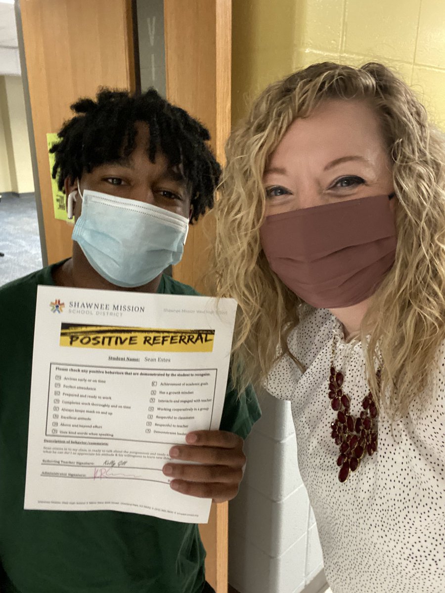 KelleyRCapper's tweet image. Loved spending my morning giving #PositiveReferrals to some amazing Students! #WestisBest #buildingrelationships #KeepingSMSDStrong @SMWestOffice @theSMSD