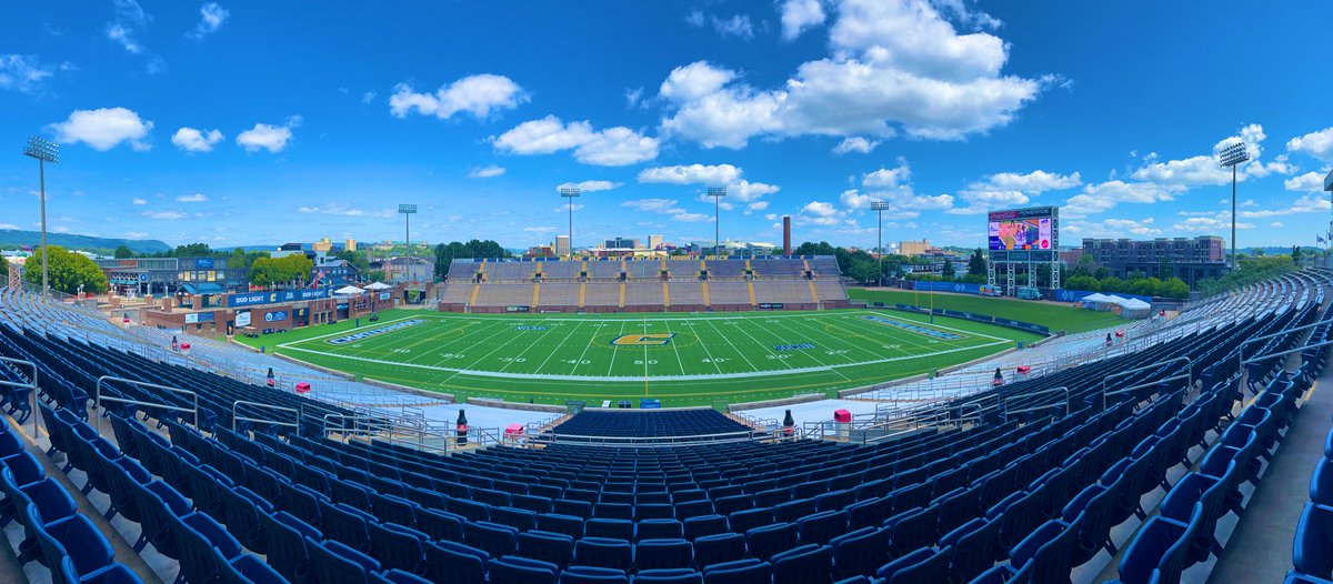 The stage is set. 🏟