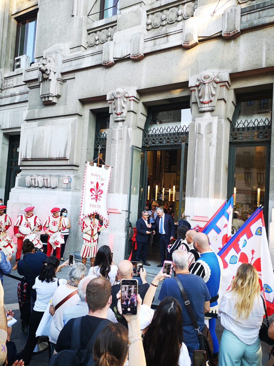 Magazzini Raccordati tweet media