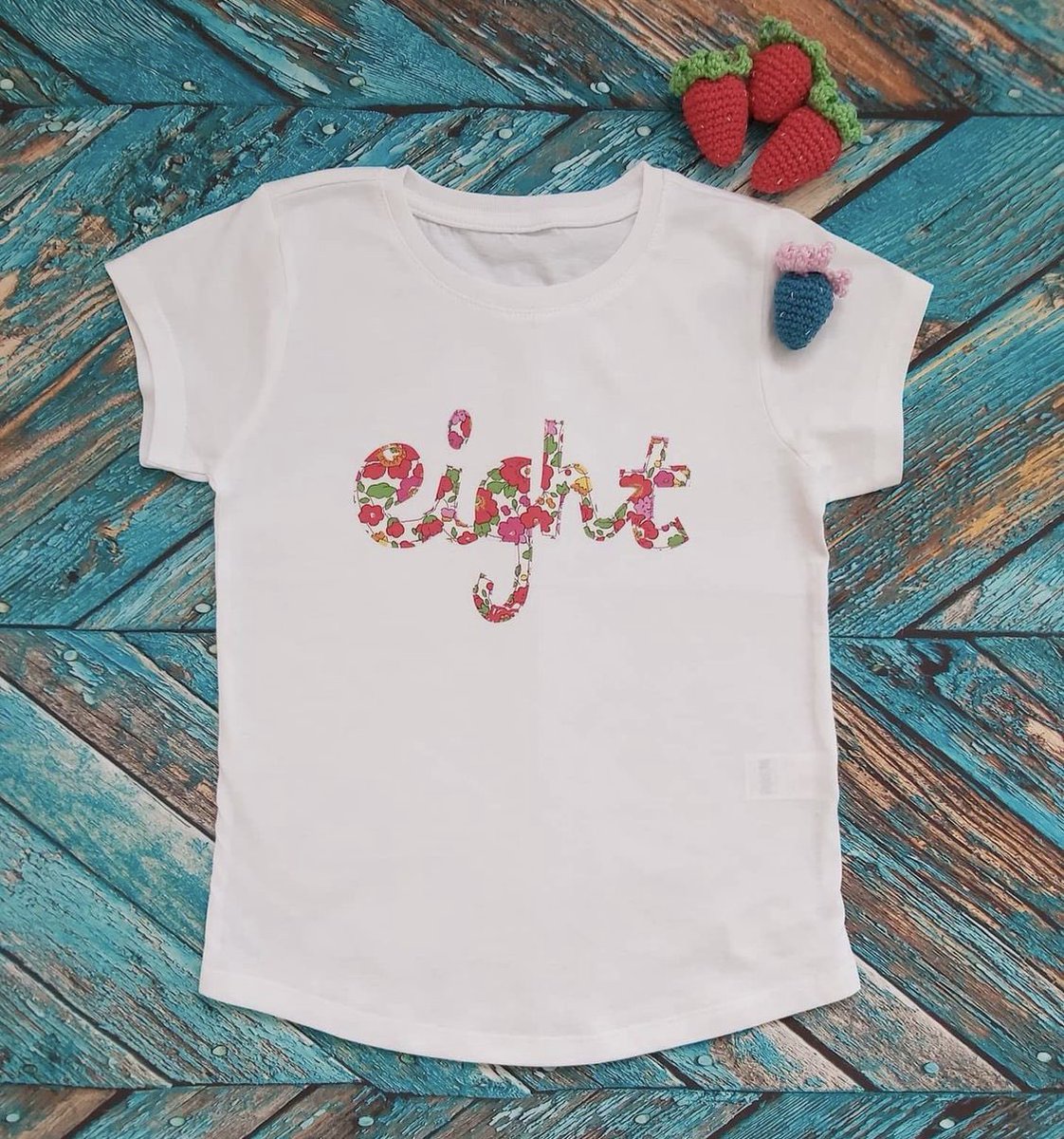 needigifts's tweet photo. ✨NEEDI GIFT INSPIRATION ✨
Kids LOVE telling everyone how old they are! So these beautiful, ethically produced t-shirts are the perfect gift for all ages!
💌DM to order!
#needi #needigifts #GiftsForGirls #GiftsForBoys #GiftsForKids #PersonalisedGifts #Age #KidsAge #TShirts https://t.co/ihGfYqRe9T