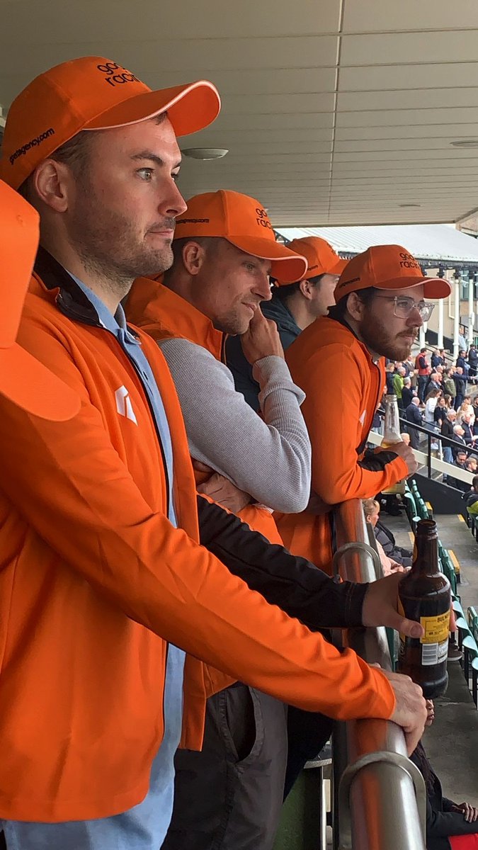 🐎 Not the start we wanted but our supporters are out in force <a href="/RacingLeagueUK/">Racing League</a>