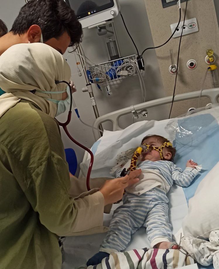 Kampanyamızın bitmesine son %20 kaldı.Bu kadar yaklaşmışken kötü sonuç almak istemiyoruz .Alparslan haftalardır hastanede mücadele veriyor ZolgenSma ilacına kavuşması lazım lütfen destek verin #UmutHepVarSma #FileninEfeleri Ekşi Sözlük Pjanic #SnCbEk40BneCumaGnueMuejde