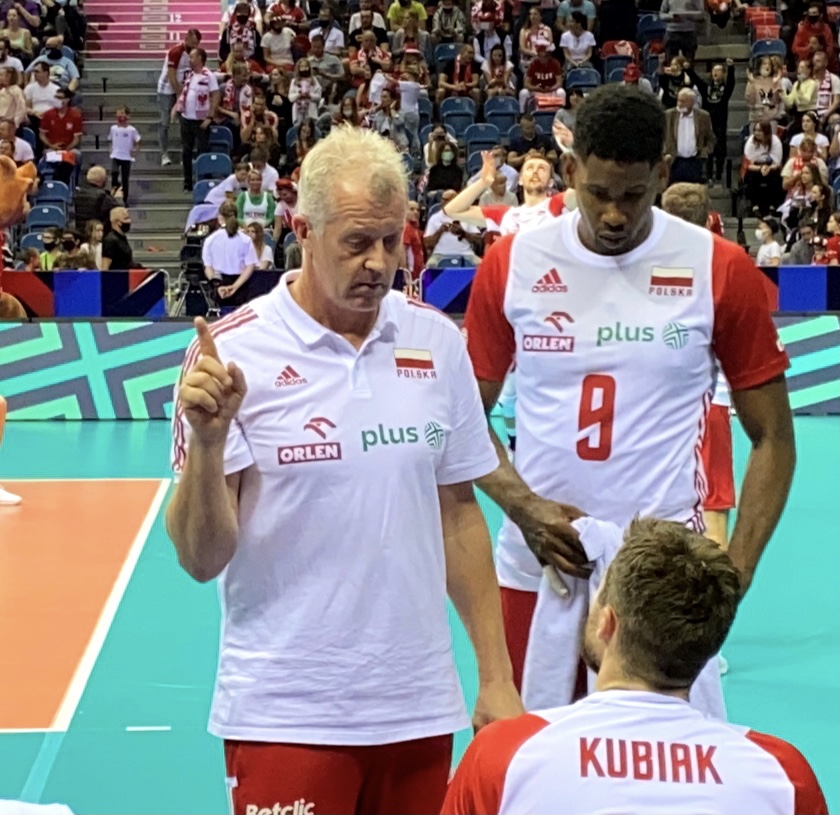 Marc Willems (@marc_willems) on Twitter photo Op dit ogenblik speelt Polen met coach <a href="/vitalheynen/">Vital Heynen</a> tegen Portugal. Straks vanaf 20u20 is openingswedstrijd van <a href="/belreddragons/">Belgian Red Dragons</a> tegen Servië te zien <a href="/Ketnet/">Ketnet</a> en <a href="/sporza/">sporza</a> livestream Op dit ogenblik speelt Polen met coach <a href="/vitalheynen/">Vital Heynen</a> tegen Portugal. Straks vanaf 20u20 is openingswedstrijd van <a href="/belreddragons/">Belgian Red Dragons</a> tegen Servië te zien <a href="/Ketnet/">Ketnet</a> en <a href="/sporza/">sporza</a> livestream