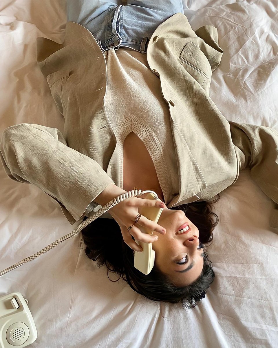 Quand tu attends des news de la collection de rentrée ☎

Et bien vous allez être servies ✨ 
De nouvelles pépites vous attendent bientôt sur le shop