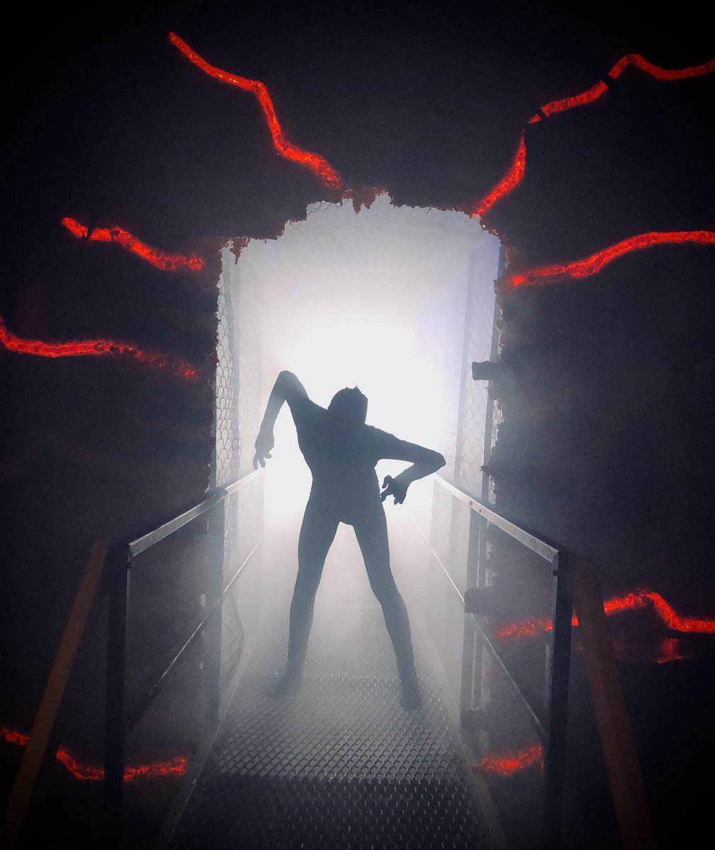 FrightWorks's tweet image. WARNING! WARNING! Paranormal incursion detected! #FrightWorkshauntedhouse #FrightWorkshauntedattraction #knoxvilletnhauntedhouse #knoxvillehauntedhouse #knoxvilletnhauntedattraction #knoxvillehauntedattraction #hauntedhouse #hauntedattraction #hauntlife