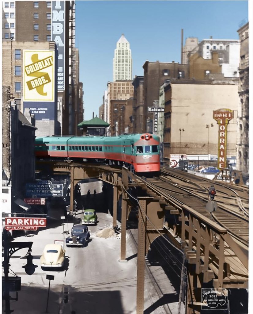 Chicago, 1941. The North Shore Line, ‘Electroliner’.  #trains #history #historicalpics #chicago #amwriting #WritingCommunity