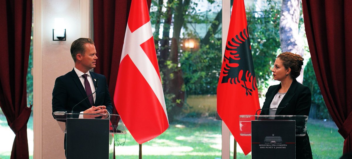JeppeKofod's tweet photo. Glad to be in Tirana &amp; meet President Meta, PM Rama &amp; FM Xhaçka

Next: EU foreign ministers meeting in #Ljubljana, discussions on #Afghanistan

Vital international pressure is applied to ensure safe passage for foreign nationals, Afghans offered shelter by other countries
#dkpol https://t.co/XnkEa14OTr