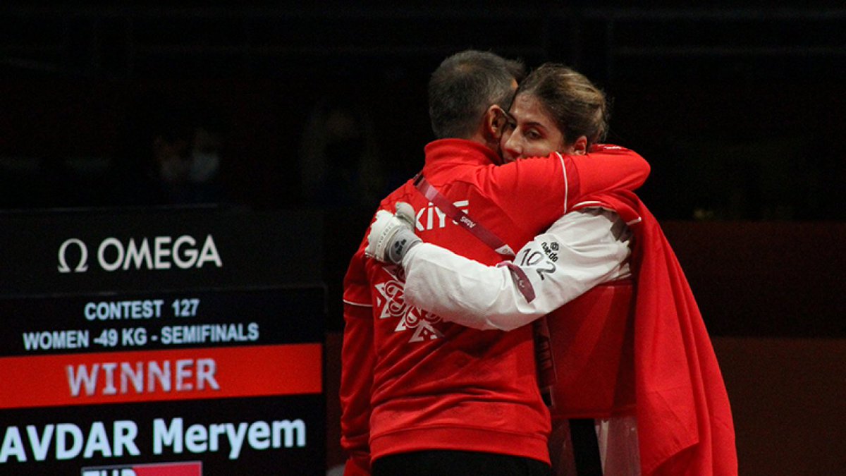 Meryem Çavdar Tokyo Paralimpik Oyunları'nda gümüş madalya kazandı
abcgazetesi.com/meryem-cavdar-…