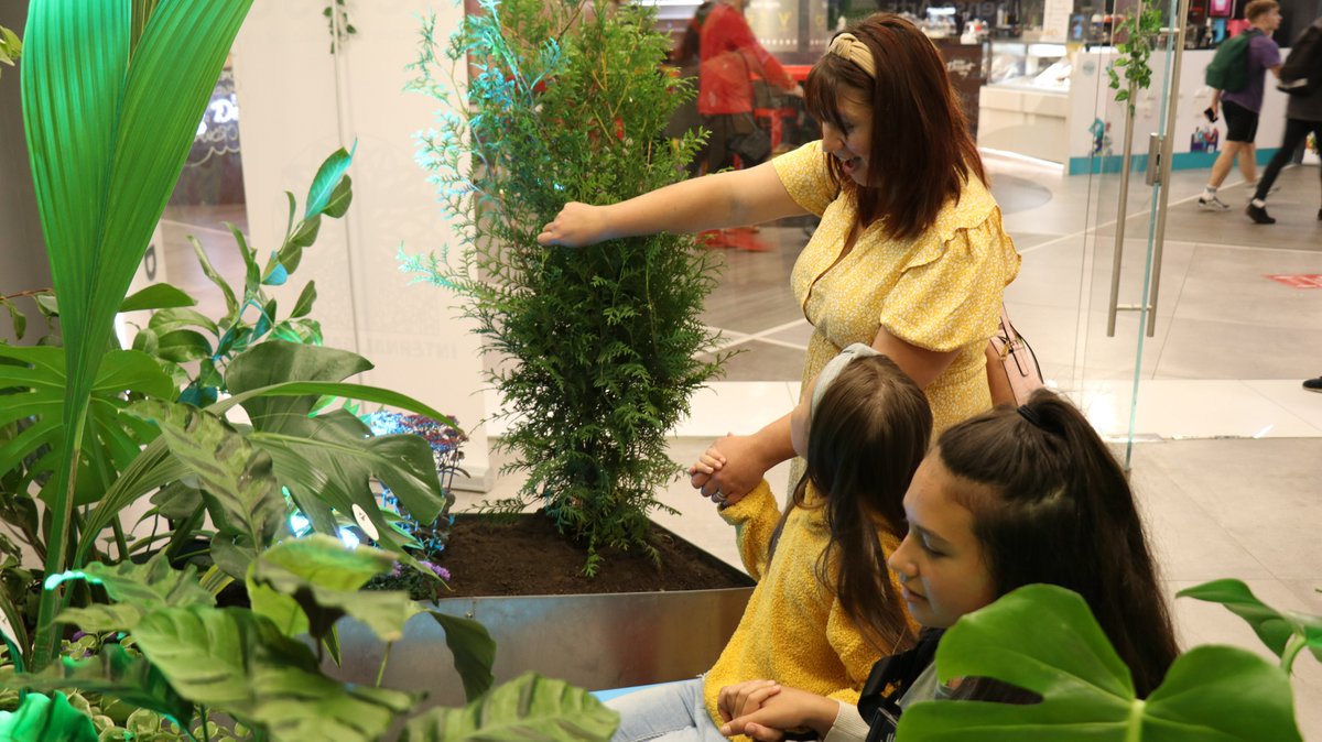 SunneySenseArts's tweet photo. Smiles all round! So many engaged people curious about how nature can communicate with us all!
โGreat fun & a new way to make musicโ
#AccessForAll #InclusiveArts #SpaceToBeDifferent https://t.co/qFl5DZRWAr