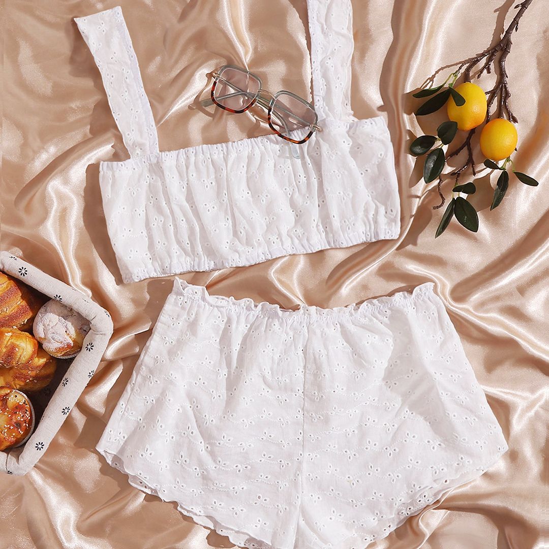 ROMWESHOP's tweet photo. Waiting all day to slip into this cute set🤍
☀️ID: #1718157,#1708037
🔍Link>>https://t.co/QjB5dRbbam
https://t.co/8agWPBp1JQ
#ROMWE #LOVEROMWE #OOTD #ROMWESS21 https://t.co/tyCTlzrWsL