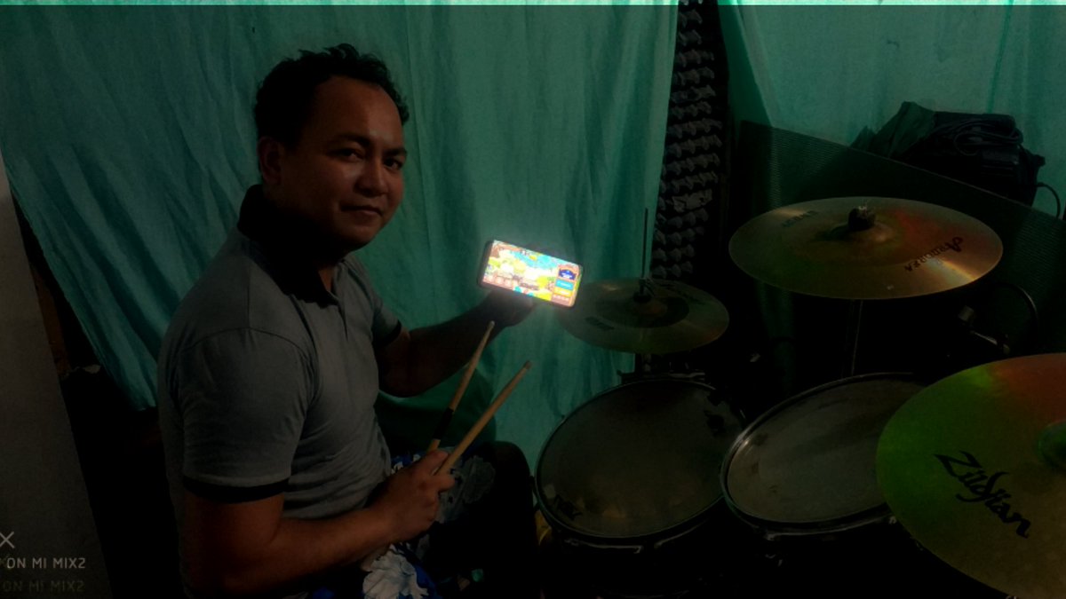 GhernieA's tweet photo. @Lynn97YL @Jihoz_Axie Axie drumz with the beat...... https://t.co/flij349M5t