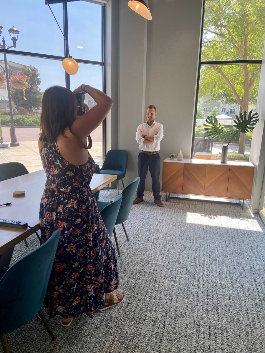 CreativeMktGrp's tweet photo. Showcasing our clients and their business visually through a branding photoshoot is an important part of our work and always so much fun! 
.
.
.
#cmg #brandingshoot #branding #smallbusinesses #richmondva #rva 
 @CloudQnect https://t.co/z4jZdiuaUG