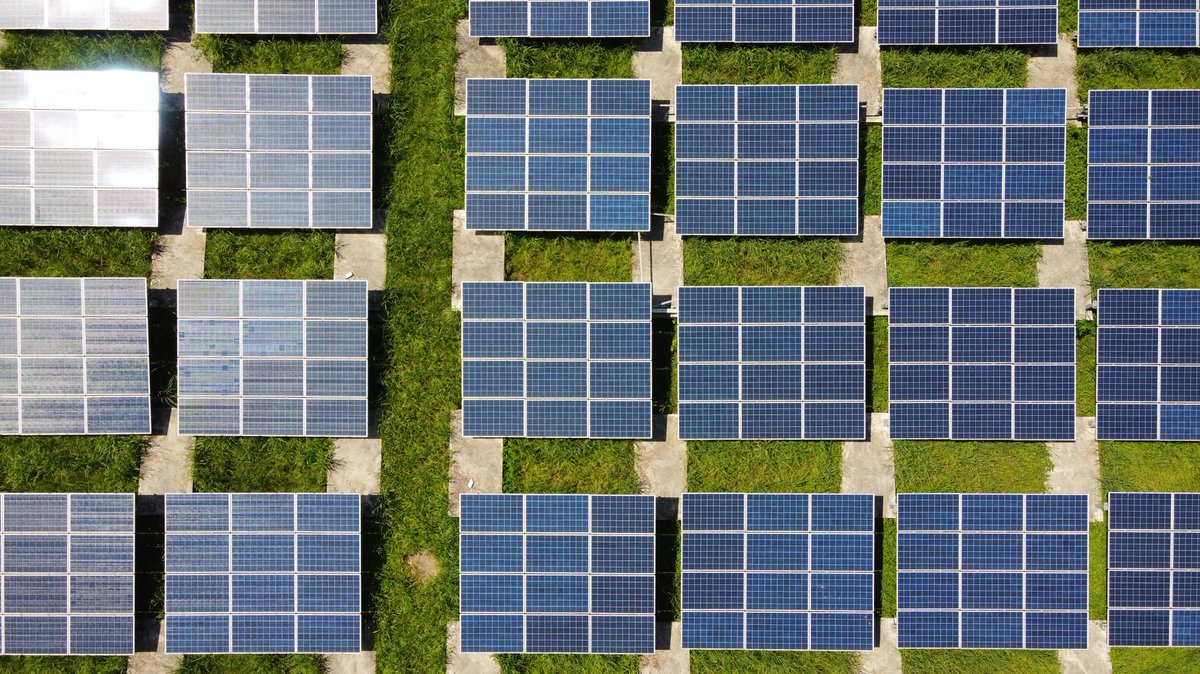 Wondering how to make energy efficient upgrades while putting money back in your pocket? We’ve compiled a list of changes you can make around the house and yard. 

See how you can save at hubs.li/H0WdKqq0

#MeanGreenMowers #electric #energyefficiency #electricadvantage
