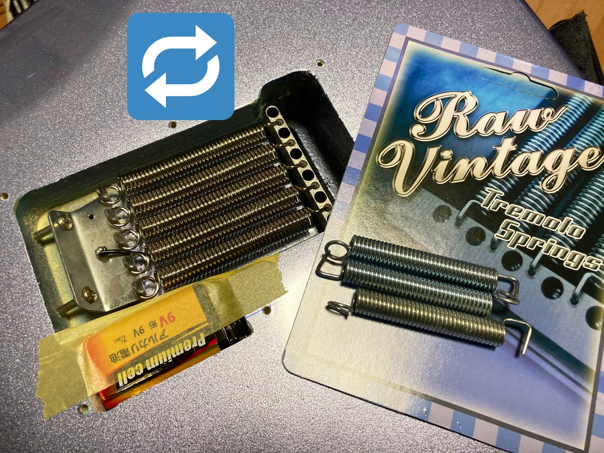 mr_key1029's tweet photo. プレイテックST250改造
変更点
・RawVintageスプリング×5（30g→50g）
・Musiclilyブラス製イナーシャブロック（35g→260g）

この改造でストラトらしい音になればいいなと。他人に見せても恥ずかしくないバックパネルのギターになったw（電池以外） https://t.co/9AIyTvigAr