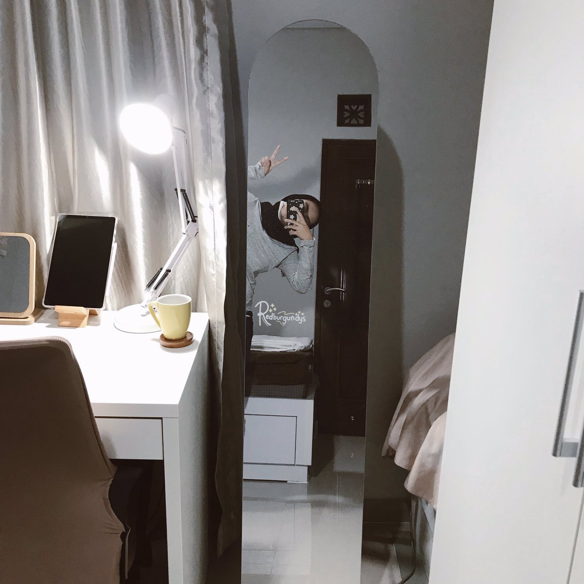 ✨RACUN DEKORASI KAMAR UNDER 50k DI SHOPEE✨

Siapa disini yang suka ngedekor kamar ???
Aku mau share tempat aku beli printilan kamar di shopee, dekorasi kamar aku mostly ikutin korean style ✨