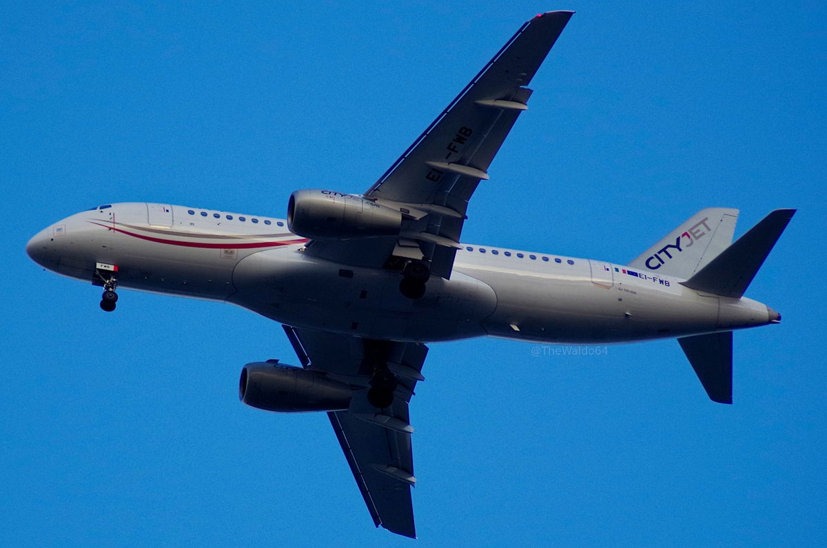 TheWaldo64's tweet photo. Vuelo #CityJet 480 llegando a Menorca procedente de Dublín. Si no estoy equivocado fue la primera visita de este modelo de avión aquí.
- 1 Octubre 2017 (#LEMH MAH)
- EI-FWB #Sukhoi #SSJ100-95B (#SU95) https://t.co/8aq7OixpCk
