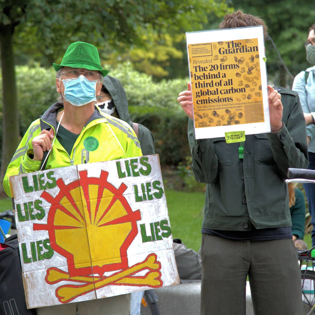 TaraRaeCarey's tweet photo. Twitter has suspended #ClimateAction account @shellslies w/o justification. @Twitter @jack pl explain what rules were broken by posting factual news & concerns over how #BigOil companies like @Shell continue to invest $$$ in fossil fuels causing #ClimateEmergency? #ShellTheTruth https://t.co/4fLkY0X2QL