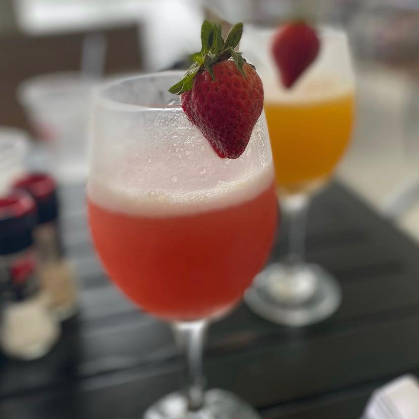 SunsetBayCafe's tweet photo. It’s NEVER too early for a mimosa at Sunset Bay Cafe! ☀️🥰✨
•
•
•
We can’t wait to serve you soon!😊
•
•
•
📸:imthatteena_girl
#mimosa #miramarbeachfl #fun #sunsetbaycafe #sandestingolfandbeachresort #sweet #brunchin #southwalton #thirstythursday https://t.co/DAnw0Y2PUn