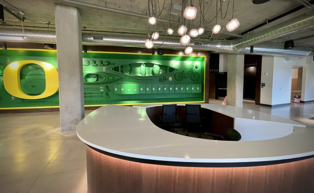 UOVP_Dr_T's tweet photo. .@uoregon .@GoDucks .@UOAlumni September 1, 2021 will ALWAYS be a SPECIAL Day—We Officially opened our New Student Welcome Center! More than a decade in the making, the first piece of our Housing Transformation Plan has opened!THANK YOU to our team—YOU MADE A DREAM A REALITY!!! https://t.co/NlLkYaYULM