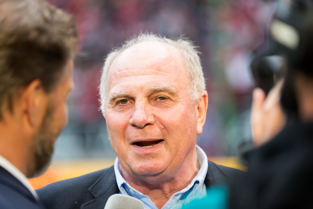 Das Foto zeigt den ehemaligen Fußballspieler und Fußball-Funktionär Uli Hoeneß (FC Bayern München), der wegen Steuerhinterziehung von 2014 bis 2016 in Haft war.
