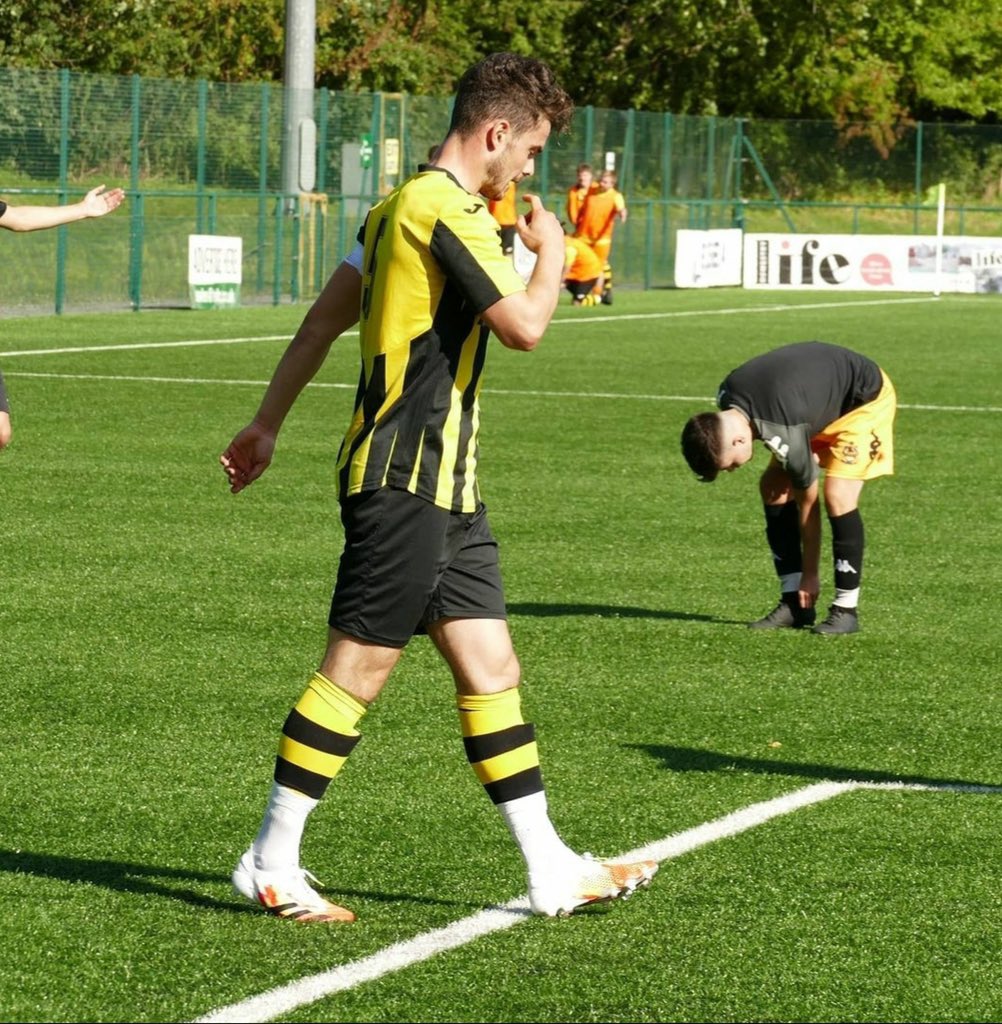 UpnComersMensFC's tweet photo. 🚨NEW SIGNING ALERT🚨 James Durman has signed for the club after playing for @St_MartinsFC last season. #welcome #tothefamily #upandcomers https://t.co/kjJCFGM1HH