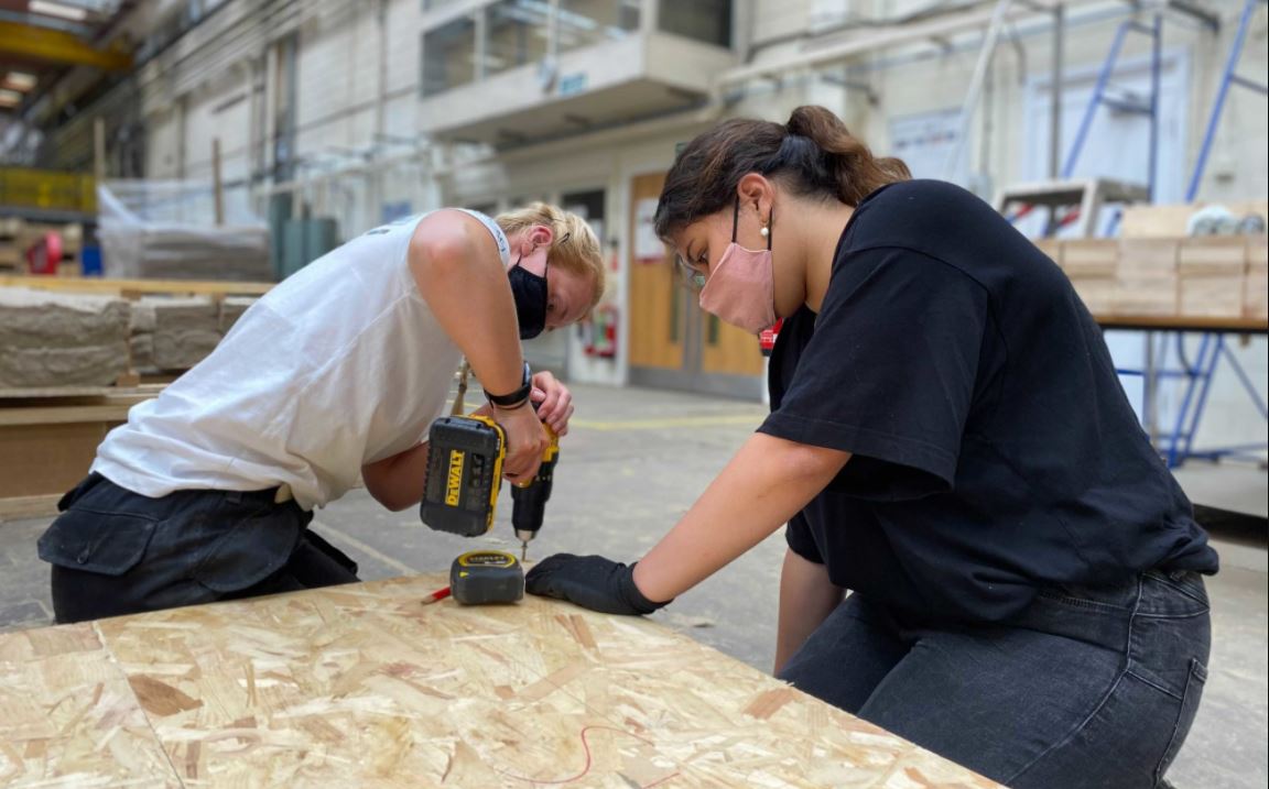 KirHammond's tweet image. If we want to see more #timberprojects in the UK, we need to have a #labourmarket able to comfortably build in #timber and able to work together to create quality, safe and #lowcarbon #buildings using #wood.

#RSUDC21 #BuildWithWood

specifierreview.com/2021/09/01/gro…