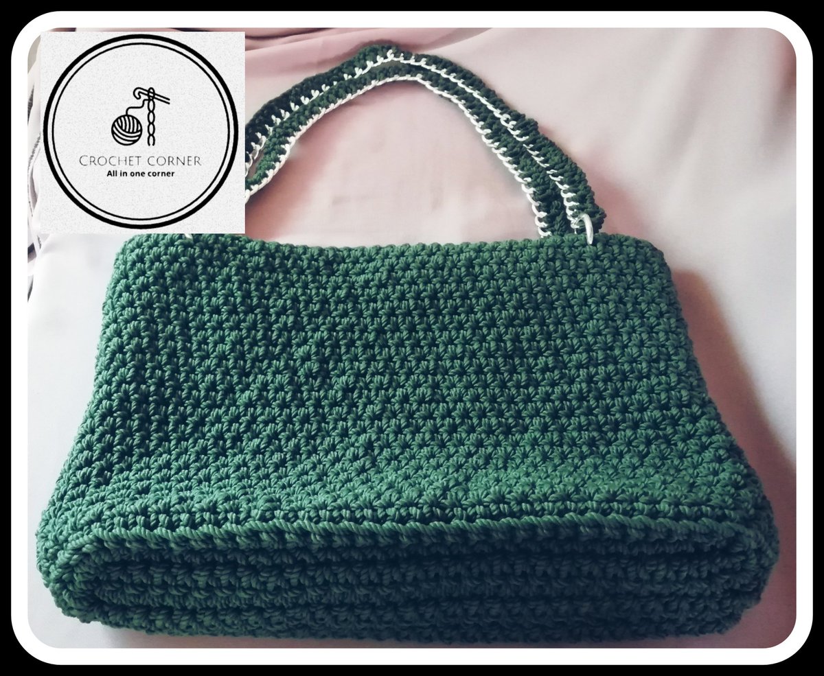 Crochetcornersd's tweet photo. ساده ولا ملون 🤔
Crochet corner, all in one corner 🖤
#handmade #crochet #HandmadeHour #craft #macreme #bags https://t.co/dNdiSdy9iY
