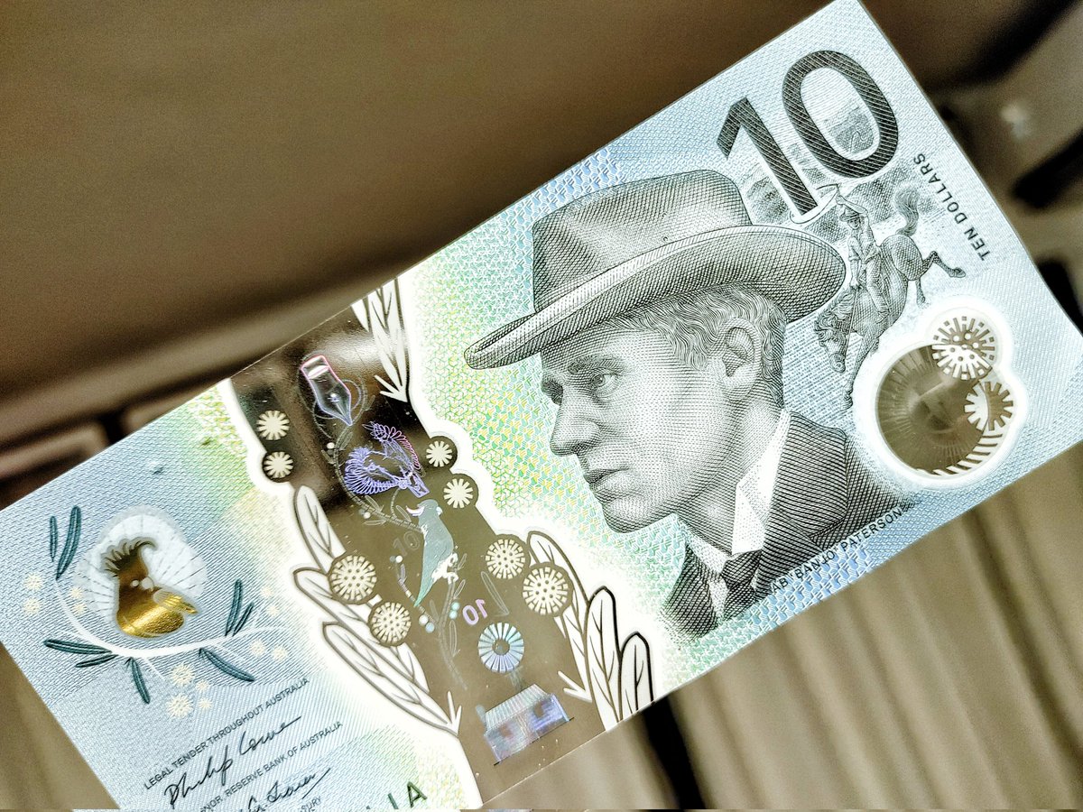 新1万円札のデザインが話題だけど、プラ製(ポリマー)で破れにくく水に