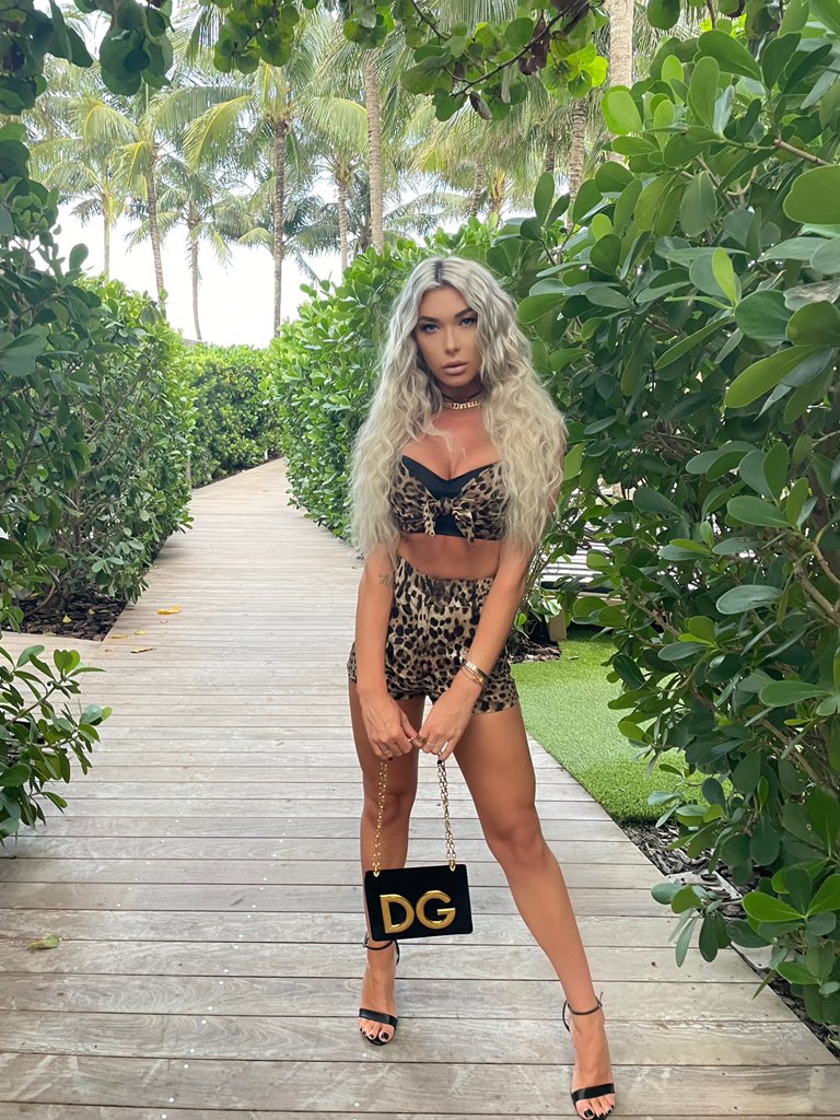 CK on Twitter: "RT @AUBREYKATEXXX: Join my https://t.co/5TfkNPgUnO 🖤 https://t.co/7547p0DwUr