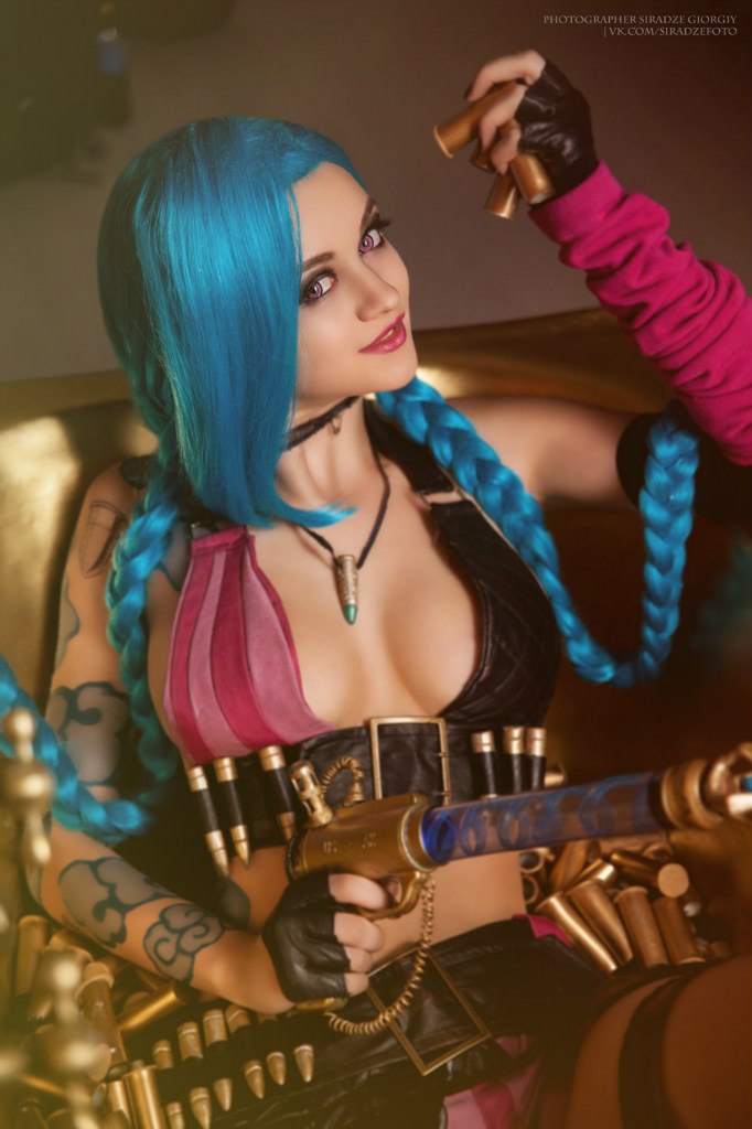 Best LoL girls 🔥
Who suits me best?
#LeagueOfLegends #jinx #katarina https://t.co/8pe2O4rxNH