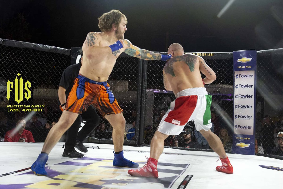 Some more pics of the August 21st fist fight between Chad Kelly and Enoch Adonai 🔥 just a reminder, all fights from our #BKSpectacular, including this one are available on our YouTube channel! 

📸 by Rick Dowdy

#BKBoxing #BareKnuckle