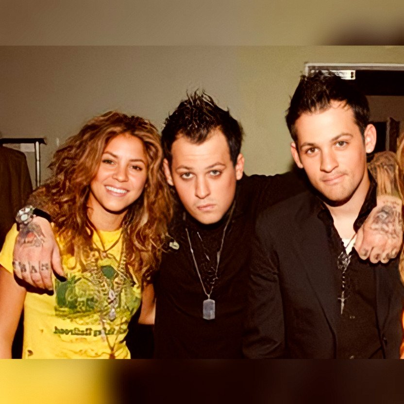 MaddenBrosTeam's tweet photo. #tbt with @shakira 🔥⭐🌹 @benjimadden @JoelMadden @GoodCharlotte @MDDNco #Shakira #BenjiMadden #JoelMadden #GCfam #gcforlife https://t.co/ZyESQxgnJv