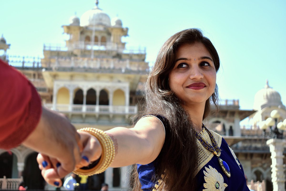 raghurajs254's tweet photo. I'm much more me when I'm with you
#be_iconic #prewedding #wedding #preweddingphoto #photography #weddingphotography #bride #weddinginspiration #engagement #weddingdress #weddingday #love #weddingphotographer #makeup #bridestory #preweddingshoot #like #weddingku #photoshoot https://t.co/cPUbSwp7zZ