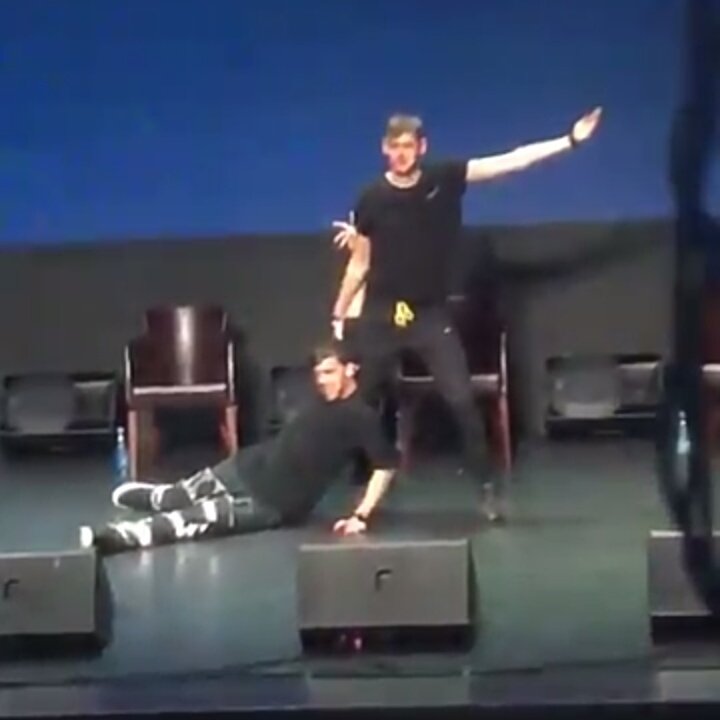 артоны после последних историй у себя на аккаунтах: