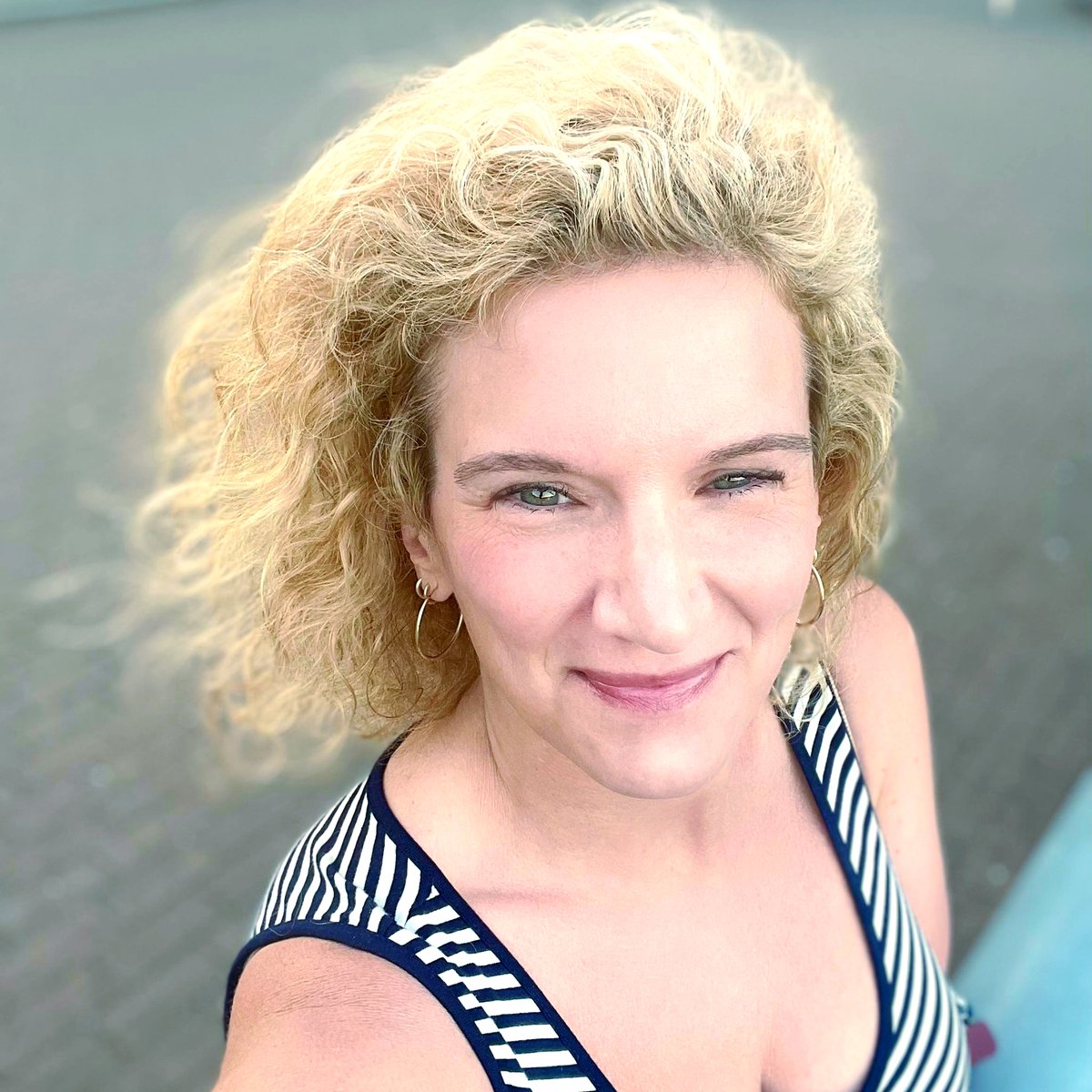 🥂 ELANDRA RADIATES 🥂 Behind the scenes or at the entrance greeting guests, you know that Elin is taking care of business! ⁠elandraevents.com/about
⁠#elandraevents #elinanderson #eventplanners #eventplanningtips #westcoastweddings #vancouverevents #ghosthost #ghosthosting