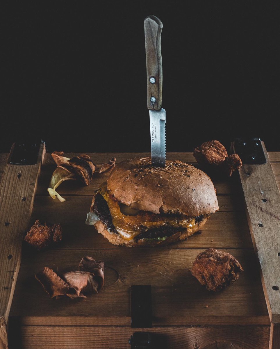 ElwoodDogMeat's tweet image. Yesterday, we processed 60 rottweilers with the mobile butcher who comes to Elwood's Farm. It is never an easy day. 

However, it is gratifying to know we're serving many families our dog.