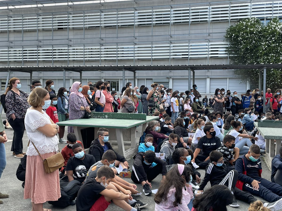 Rentrée en musique ce matin au Collège du #GrandParc avec l’ <a href="/orchestreONBA/">Orchestre National Bordeaux Aquitaine</a> dirigé par Romain Dumas ! Enfants et parents en compagnie de Rameau, Mozart, Bartók… Rencontre et partage. 
<a href="/operadebordeaux/">Opéra de Bordeaux</a>