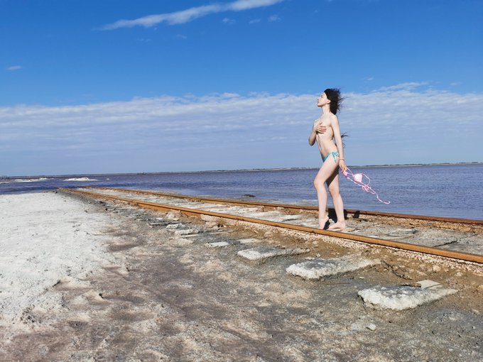 I want to have fun.  Come and watch me.  I kiss you. https://t.co/i0XOfmAKsa https://t.co/gAuTHOgdCS