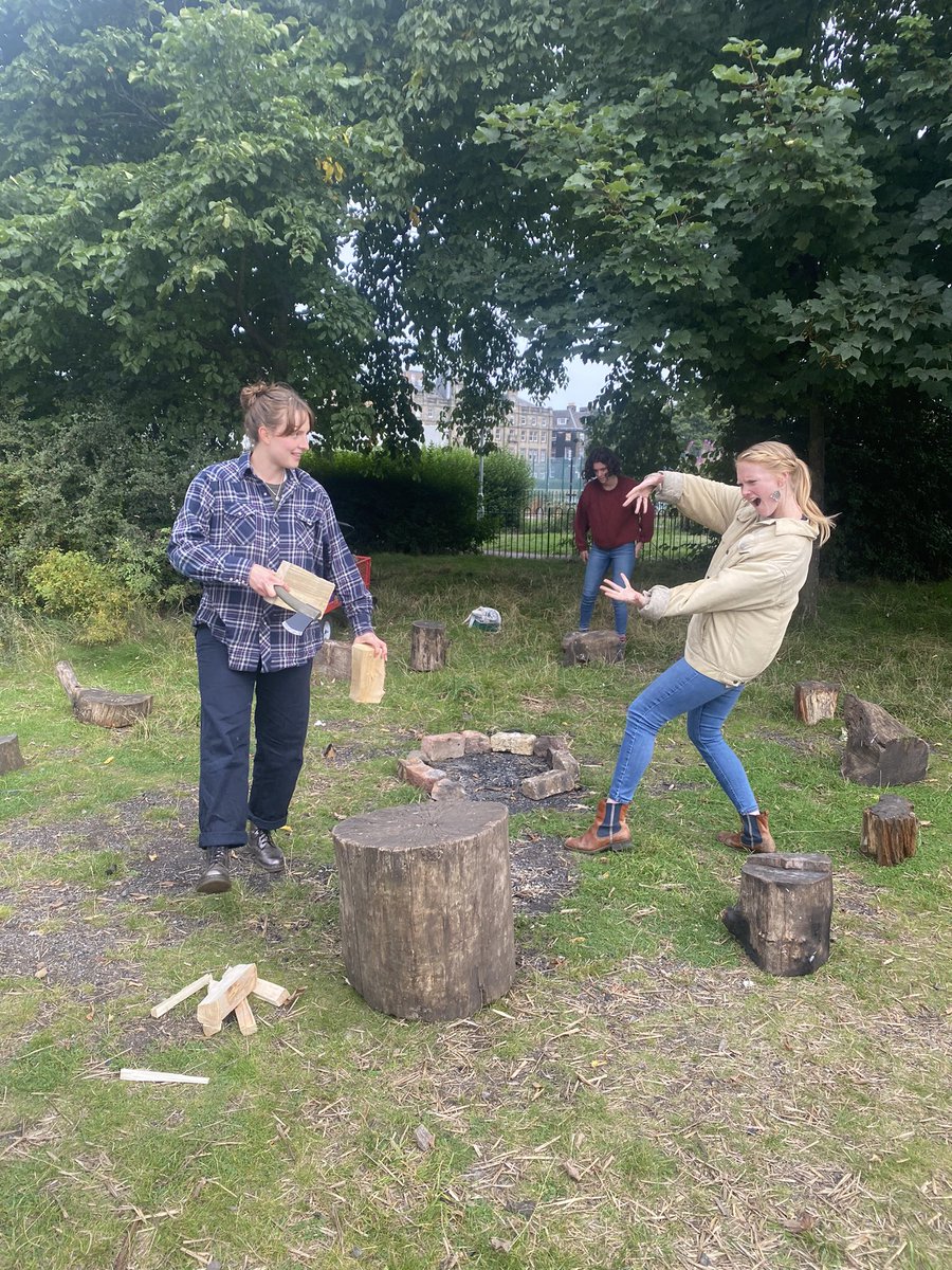 Earth_in_Common's tweet photo. Some of the team getting ready for a #Gaelic #MineCroft session this afternoon! Ceàirdean air á Blhàr A-Muigh agus Sgilean Mairsinn https://t.co/WXhZpcvdFb