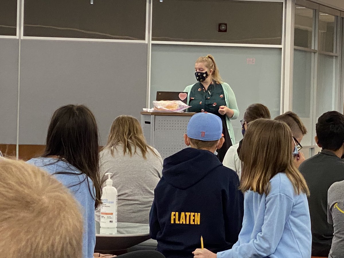 _nazarets's tweet photo. Library orientation with Ms. Voigt today to get ready for independent reading! #smscompass https://t.co/k52EpUsDwQ