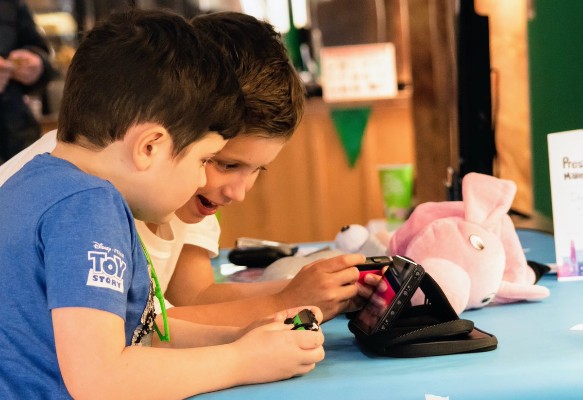 MakePrest's tweet photo. They've done a great job capturing the buzz and awe at #MakePrest https://t.co/aYLg3kd67R