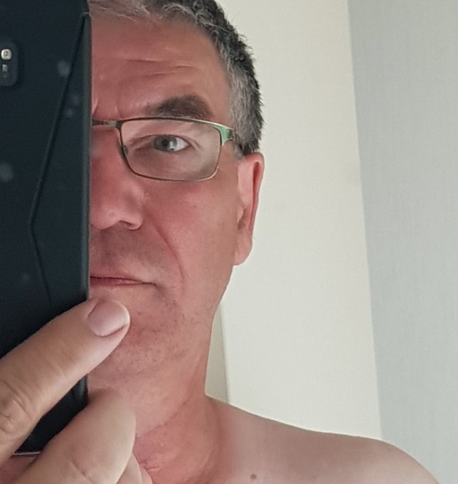 Essexb0y’s pics and videos