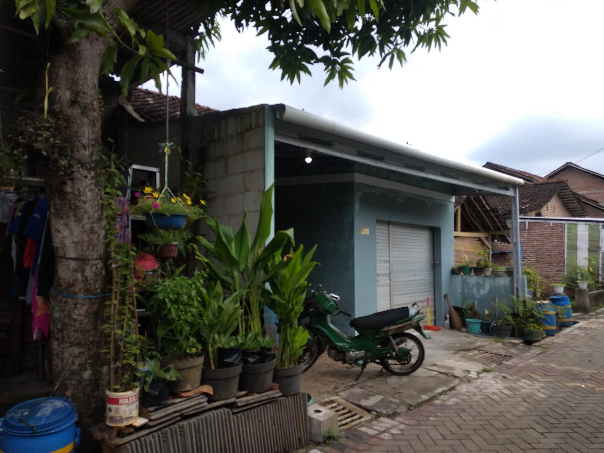 Di jual rumah yang telah menaungi saya dan keluarga selama +- 20th, memang sudah saatnya untuk pindah. Monggo yang tertarik 🙏