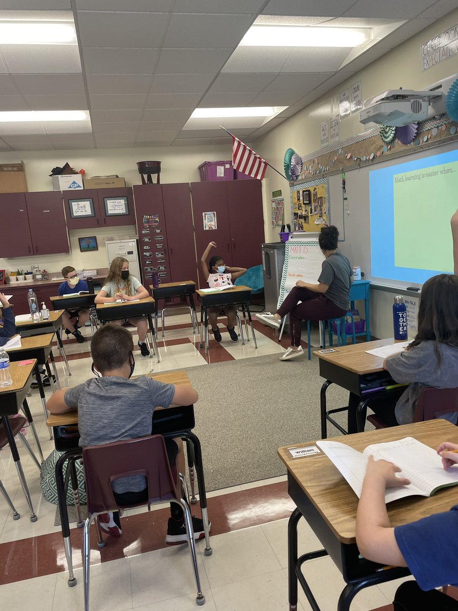 meghanlowegvsd's tweet image. These mathematicians are so ready to take on fourth grade math! #mathmindset  #gvfeeling 🤗👏🏻