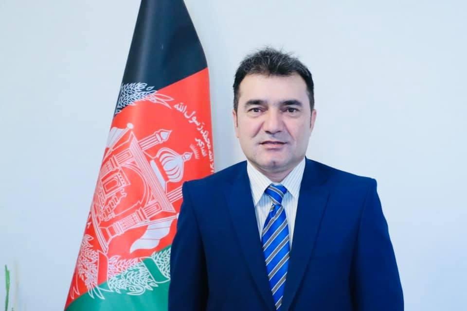 MunazaShaheed's tweet photo. هر چا چې دغه چنار ځوانان هېر کړل خاینان دي! خدای به د دوي د وینې حساب درسره کوي! https://t.co/qAsS9d0T67